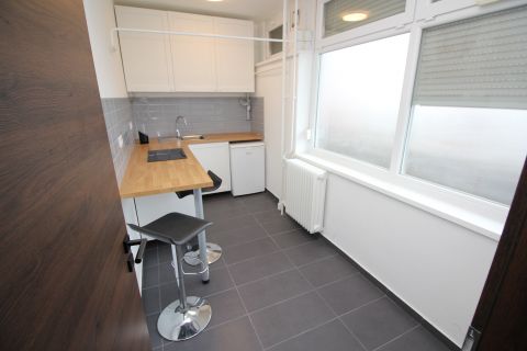 Kiadó Lakás 6000 Kecskemét , Felújított "KIS" ékszerdoboz Kecskemét Belvárosában!