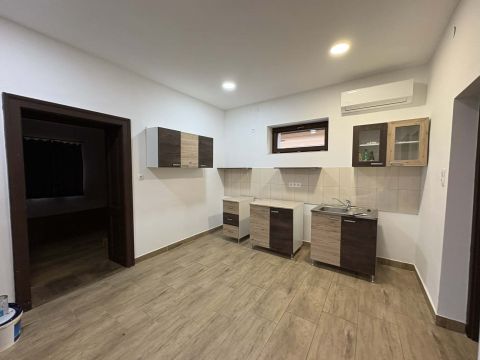 Eladó Ház 2377 Örkény , kétgenerációs ingatlan - focipálya környékén