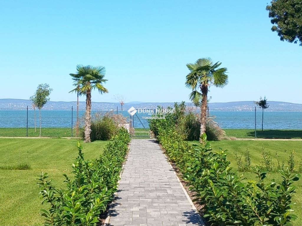 Eladó lakás, Siófok