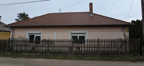 Eladó Ház 7000 Sárbogárd 