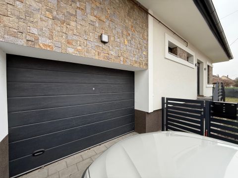 Eladó Ház 2370 Dabas Új építésű nappali+3 szobás igényes sorház garázzsal!