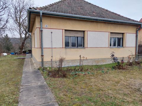 Eladó Ház 2615 Csővár 