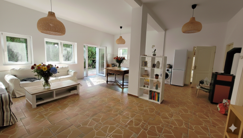 Eladó Ház 2038 Sóskút , Sóskúti Községháza közelében.