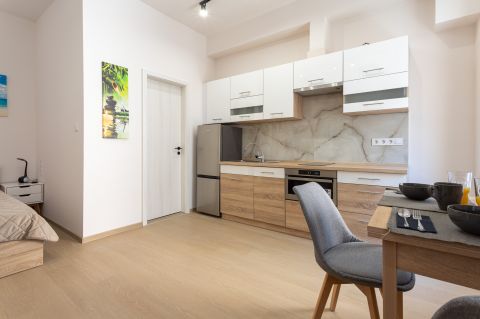 Eladó Lakás 1071 Budapest 7. kerület Felújított, bútorozott-gépesített lakás (1.)