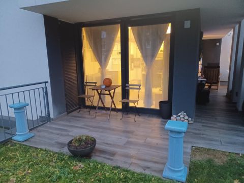 Eladó Lakás 1031 Budapest 3. kerület , A Római parti Piac közelében