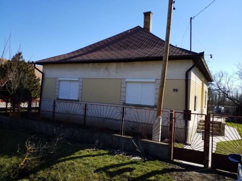 Eladó Ház 8156 Kisláng 