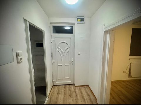 Eladó Lakás 1202 Budapest 20. kerület Központi helyen