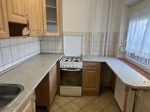 Eladó Lakás 1105 Budapest 10. kerület 3 szoba + szauna a hall ban, felújított 63 nm nagyságú lakás