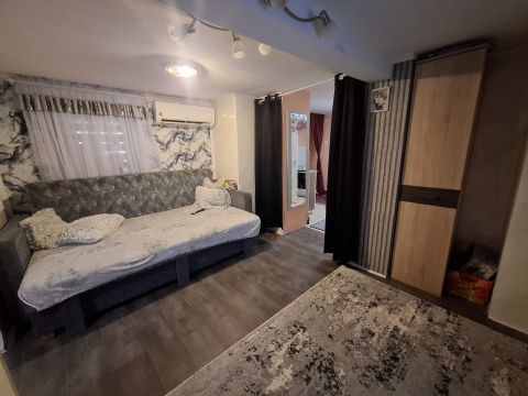 Eladó Ház 6100 Kiskunfélegyháza , Két lakrész saját udvarrésszel