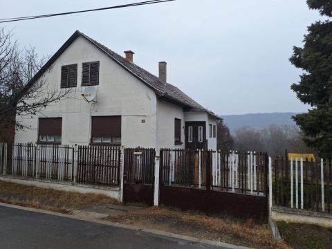 Eladó Ház 2165 Kisnémedi , Faluközpont