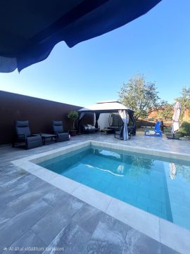 Eladó Ház 7630 Pécs Felújított-MEDENCÉS családi ház tágas műhellyel