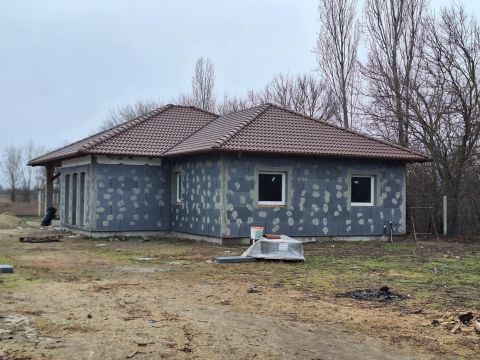 Eladó Ház 2340 Kiskunlacháza , Kiskunlacházán újépítésű, önálló családi ház