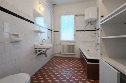 Eladó Ház 2072 Zsámbék 2072 Zsámbék, Központ