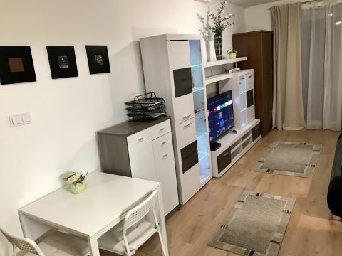 Eladó Lakás 1039 Budapest 3. kerület 