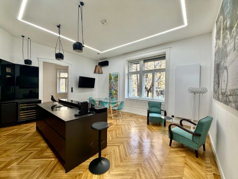 Eladó Lakás 1024 Budapest 2. kerület , Mammut mögötti sétáló utca