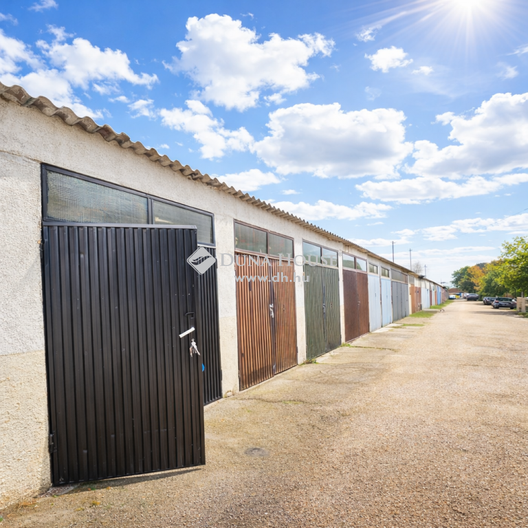 For sale Garage 2030 Érd, 