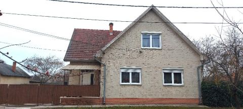 Eladó Ház 5440 Kunszentmárton , 5440 Kunszentmárton, Jó, csendes