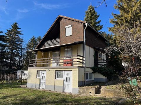 Eladó Ház 8074 Csókakő , 8074 Csókakő, Vár alatt közvetlen