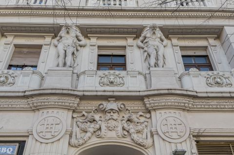 Eladó Lakás 1055 Budapest 5. kerület , *** XIX.századi palotában 3+1 szobás nagypolgári lakás***