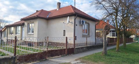 Eladó Ház 7530 Kadarkút 