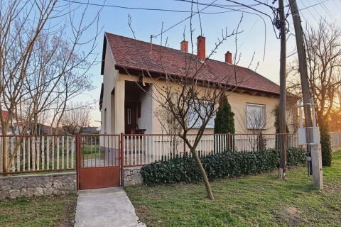 Eladó Ház 2870 Kisbér 