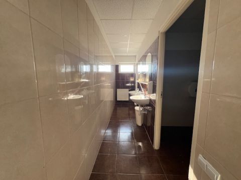 Eladó Üzlethelyiség 4400 Nyíregyháza , Rákóczi út közelében