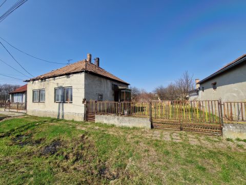 Eladó Ház 7140 Bátaszék Csendes részen