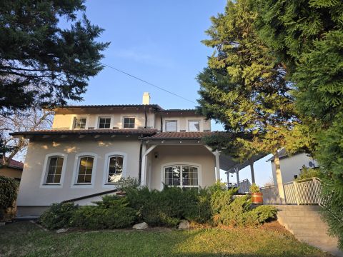 Eladó Ház 2030 Érd , EGYEDI ENTERIŐR