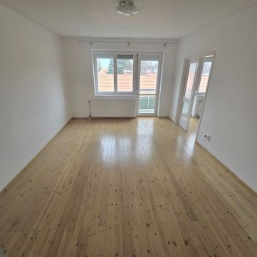 Kiadó Lakás 6000 Kecskemét , KIADÓ NAPPALI+2 SZOBÁS BELVÁROSI LAKÁS LIFTES HÁZBAN