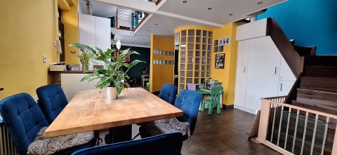 Eladó Lakás 1081 Budapest 8. kerület , Különleges belső kétszintes lakás a II. János Pál pápa téren