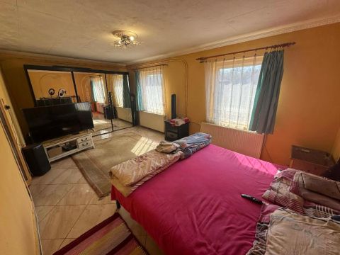 Eladó Ház 2711 Tápiószentmárton , 2711 Tápiószentmárton, családi házas