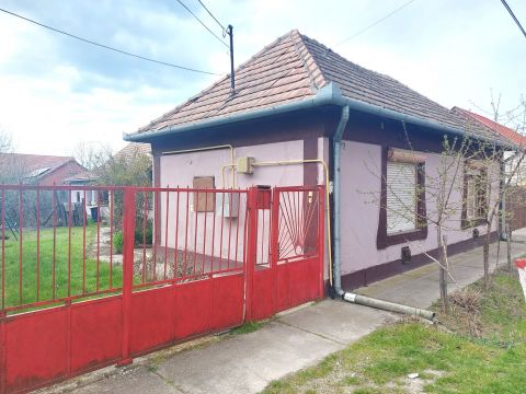 Eladó Ház 6070 Izsák 