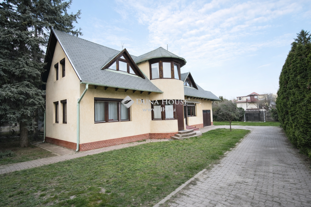1038 Budapest 3. kerület — 1/12