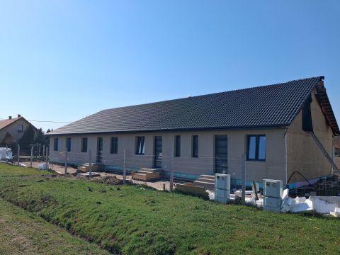 Eladó Lakás 2755 Kocsér , NAPPALI + 2 SZOBÁS LAKÁS KERTKAPCSOLATTAL