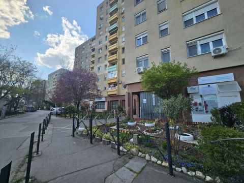 Eladó Lakás 1033 Budapest 3. kerület 