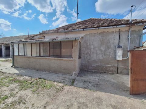 Eladó Ház 7822 Nagyharsány === Nagyharsányi felújítandó családi ház===