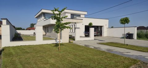 Eladó Ház 9113 Koroncó Biczi-Bau Bt.