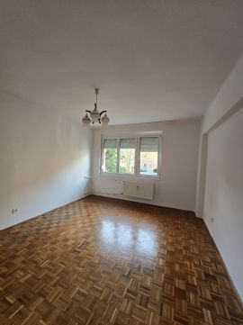 Eladó Lakás 8100 Várpalota 