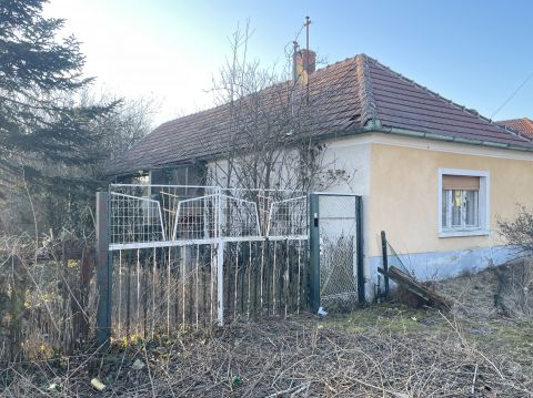 Eladó Ház 9836 Csipkerek 
