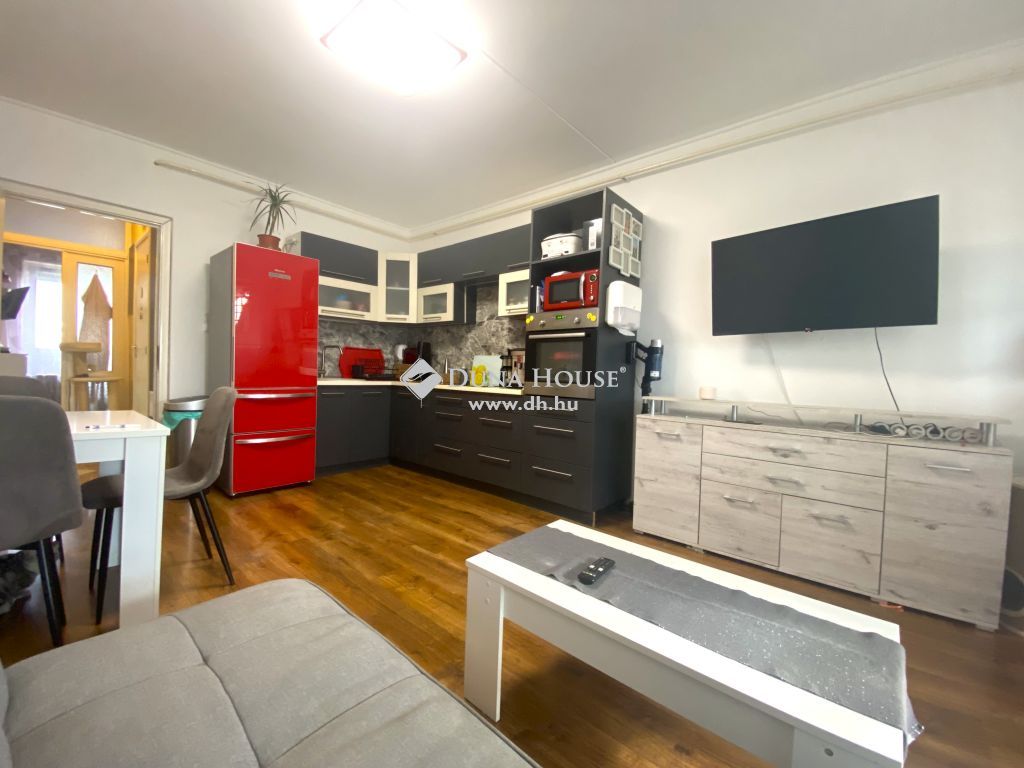7632 Pécs — 1/14