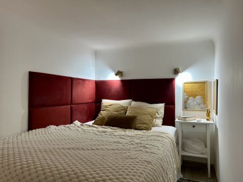 Eladó Lakás 1085 Budapest 8. kerület , Palotanegyedben 1+2 szobás, felújított lakás