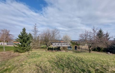 Eladó Telek 9400 Sopron , Sopronban a Virágvölgyi részen eladó 723m2 gyümölcsös kert.