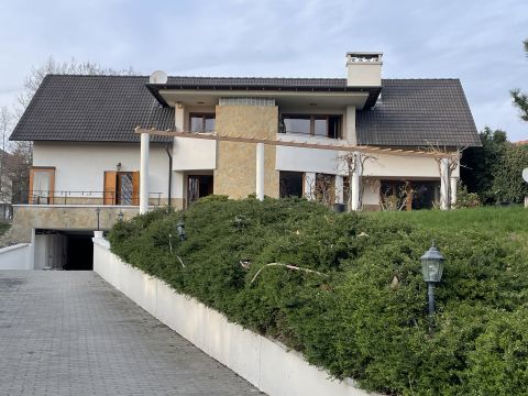 Eladó Ház 2089 Telki 