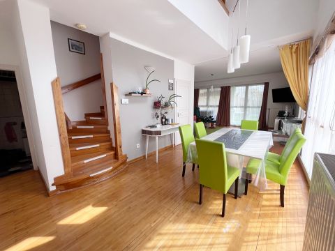 Eladó Lakás 9730 Kőszeg Kőszegen tágas, hangulatos sorházi  lakás, kertkapcsolattal