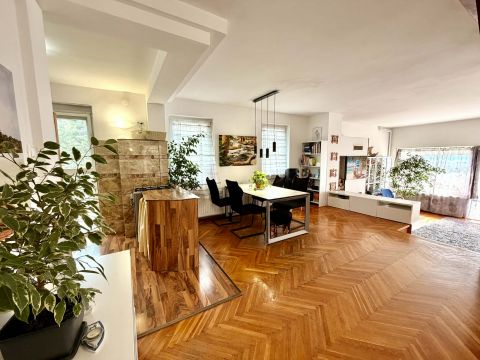 Eladó Ház 2000 Szentendre , Pismány