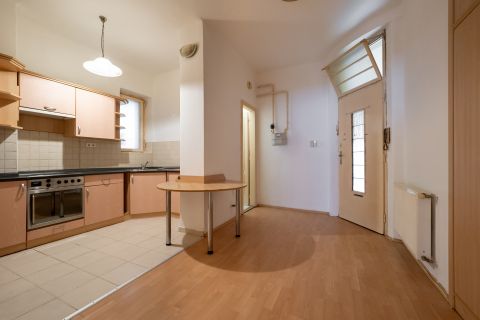 Eladó Lakás 7621 Pécs 