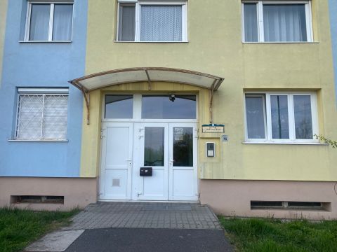 Eladó Lakás 2440 Százhalombatta , Jókai köz Erkel F.krt sarok