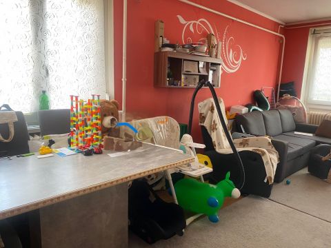 Eladó Lakás 2440 Százhalombatta Jókai köz Erkel F.krt sarok