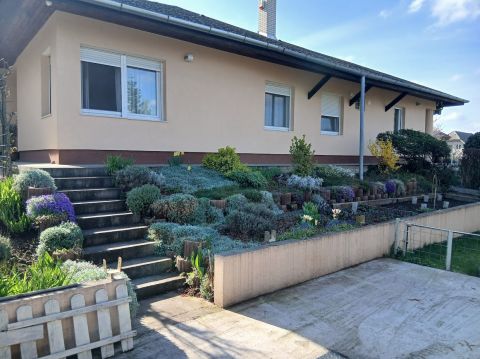 Eladó Ház 2119 Pécel 