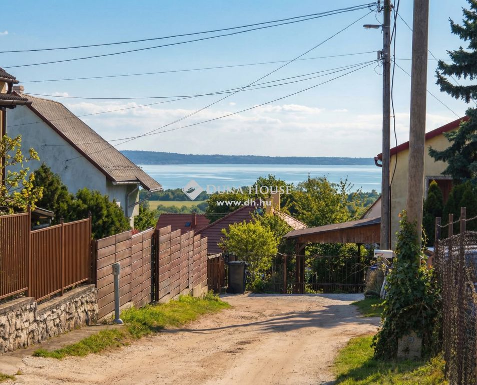 8220 Balatonalmádi — 1/13